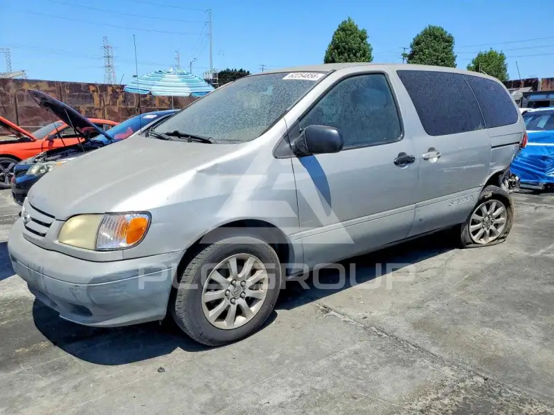 2001 Toyota SIENNA фото