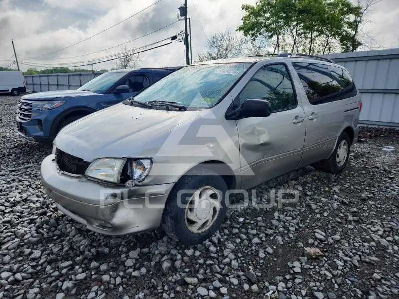 2001 Toyota SIENNA фото