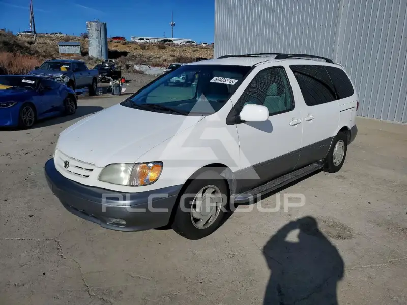 2001 Toyota SIENNA фото