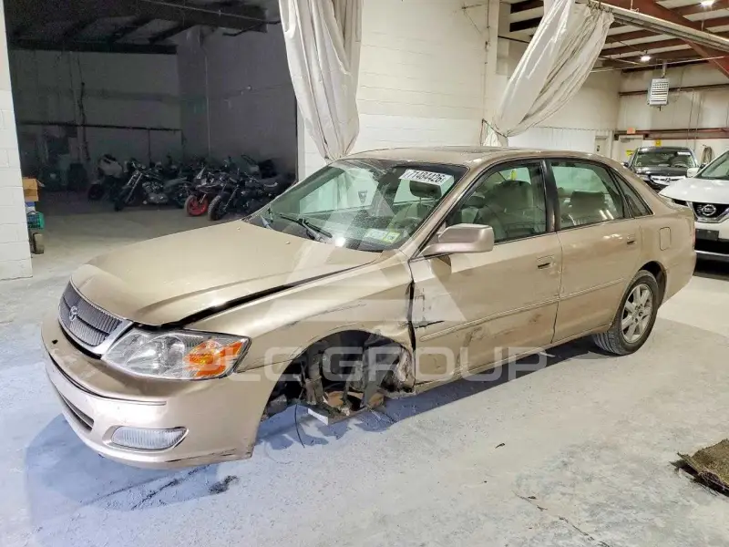 2001 Toyota AVALON фото