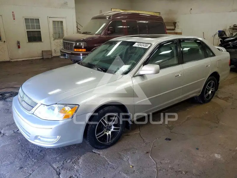 2001 Toyota AVALON фото