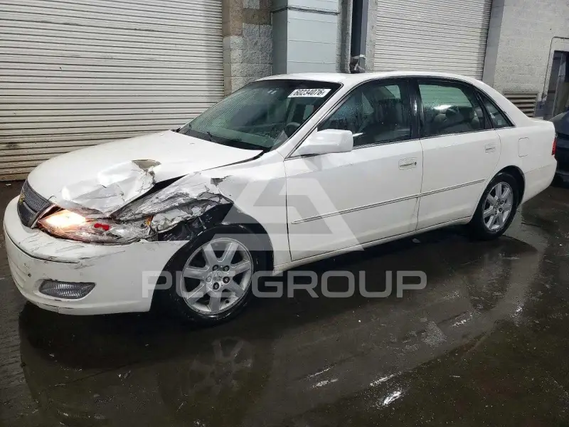 2001 Toyota AVALON photo