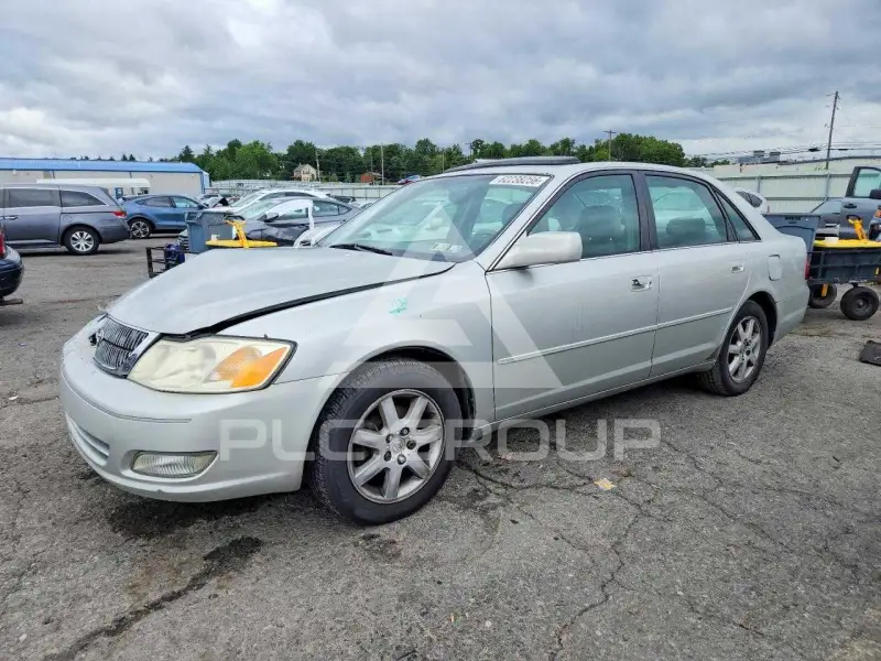 2001 Toyota AVALON фото