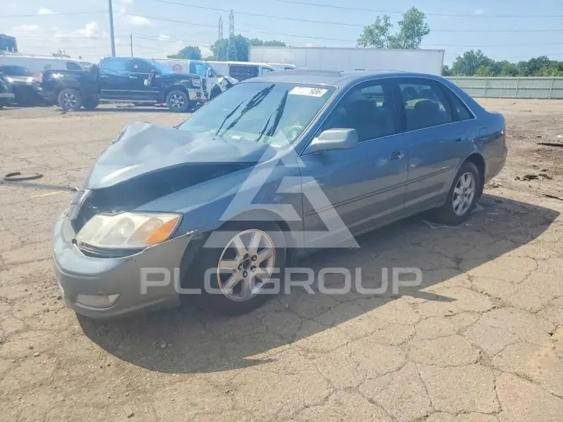 2001 Toyota AVALON photo