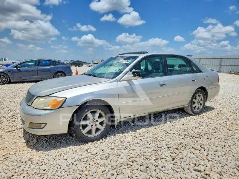 2001 Toyota AVALON photo