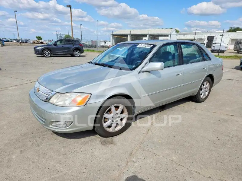 2001 Toyota AVALON фото