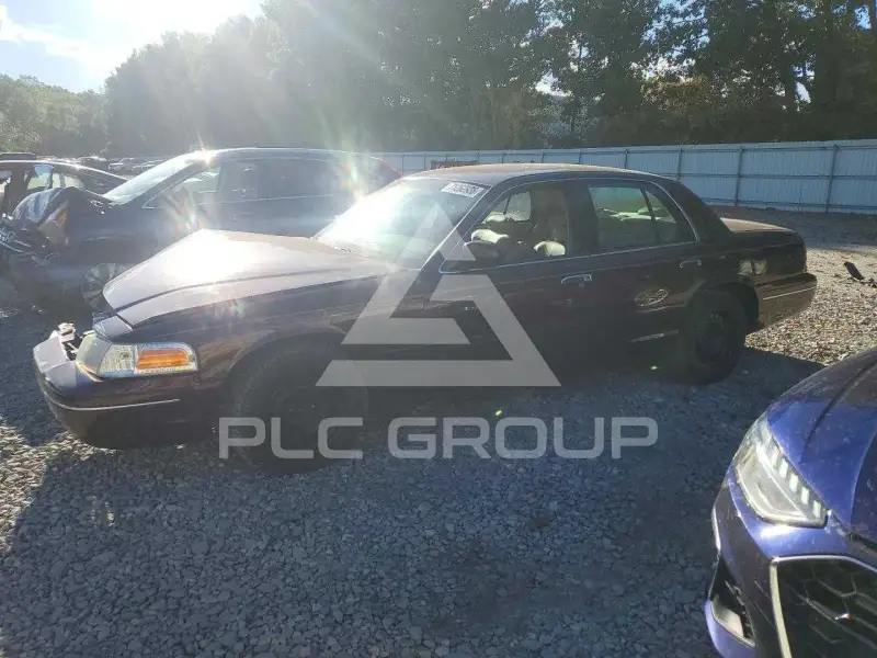 2001 Ford CROWN photo