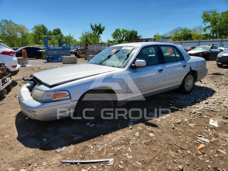 2001 Ford CROWN photo