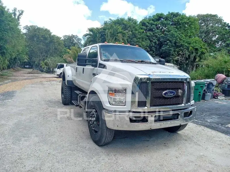 2001 Ford F-650 photo
