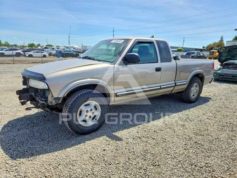 2002 Chevrolet S10 photo