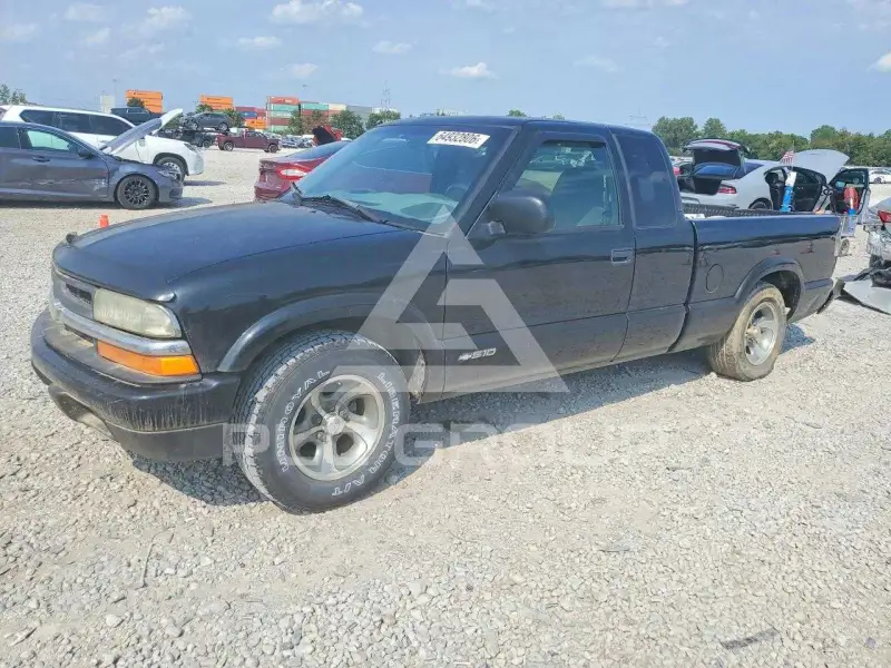 2002 Chevrolet S10 photo
