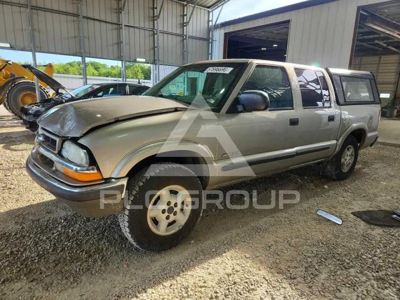 2002 Chevrolet S10 photo