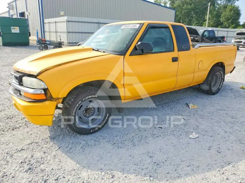 2002 Chevrolet S10 photo
