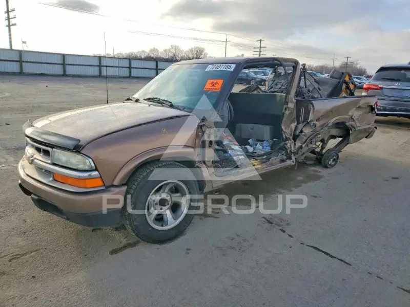 2002 Chevrolet S10 photo