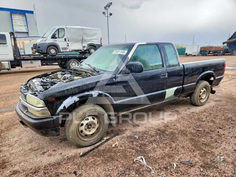 2002 Chevrolet S10 photo