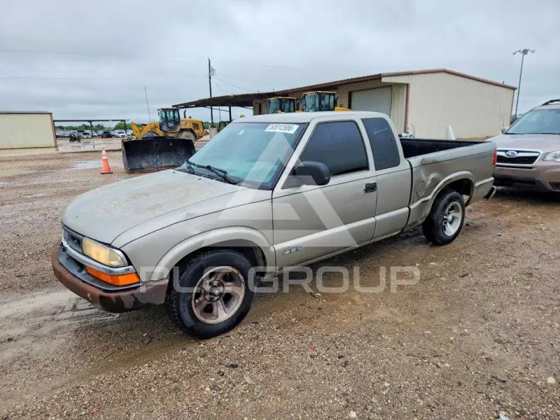 2002 Chevrolet S10 photo
