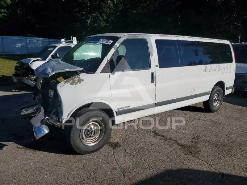 2002 Chevrolet Express photo