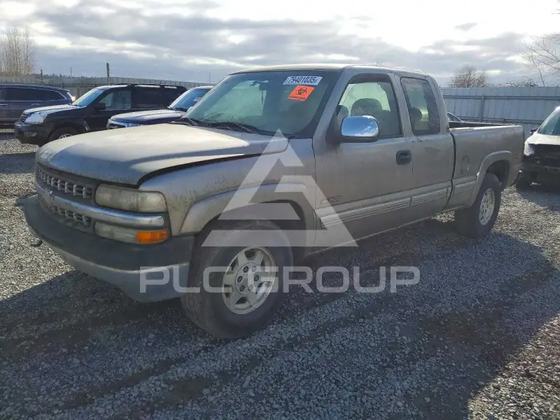 2002 Chevrolet Silverado photo
