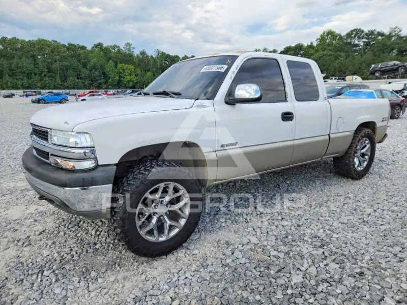 2002 Chevrolet Silverado photo