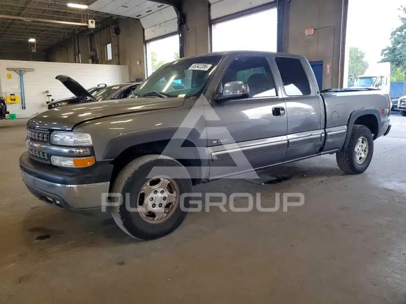 2002 Chevrolet Silverado photo