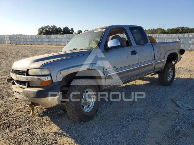 2002 Chevrolet Silverado photo