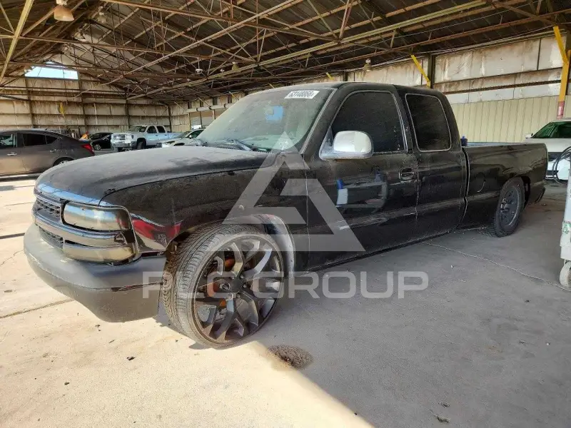 2002 Chevrolet Silverado photo