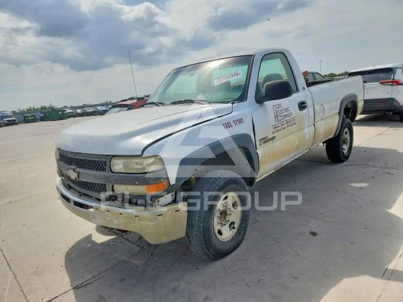 2002 Chevrolet Silverado photo