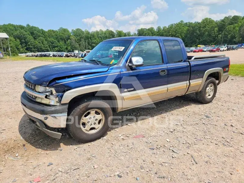 2002 Chevrolet Silverado photo