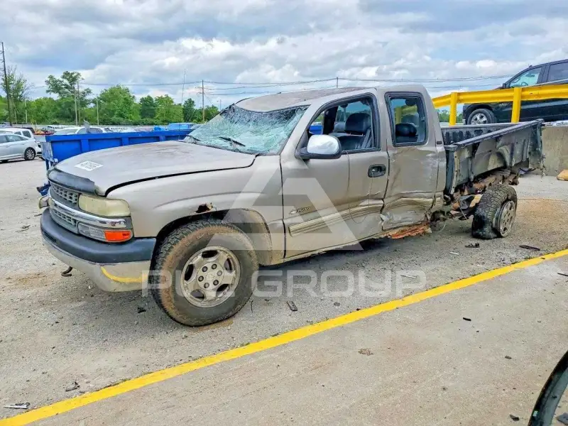 2002 Chevrolet Silverado photo