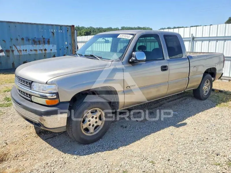 2002 Chevrolet Silverado photo