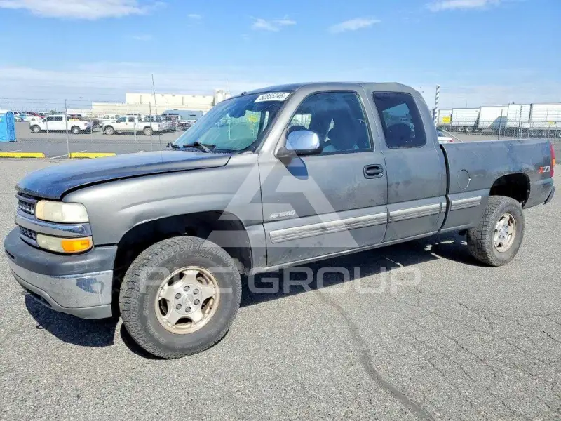 2002 Chevrolet Silverado photo