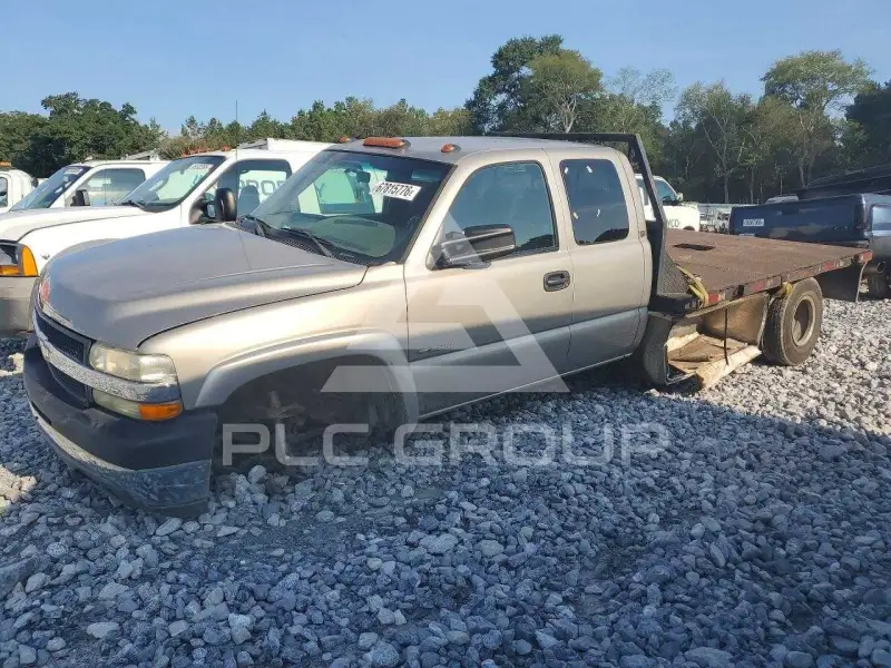 2002 Chevrolet Silverado photo