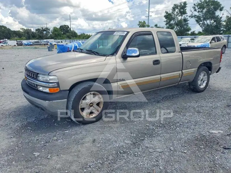 2002 Chevrolet Silverado photo