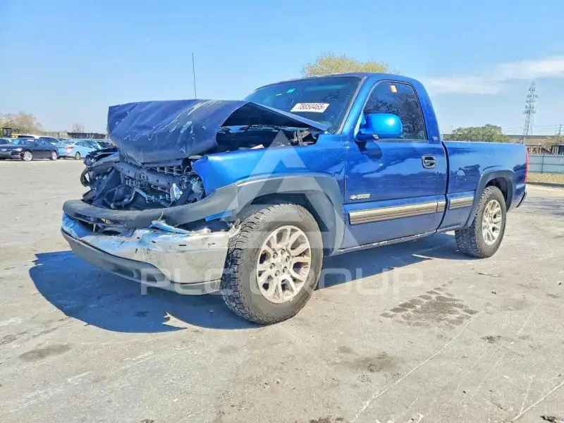 2002 Chevrolet Silverado photo