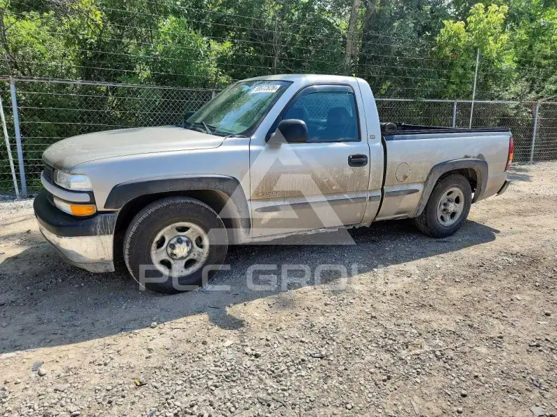 2002 Chevrolet Silverado photo