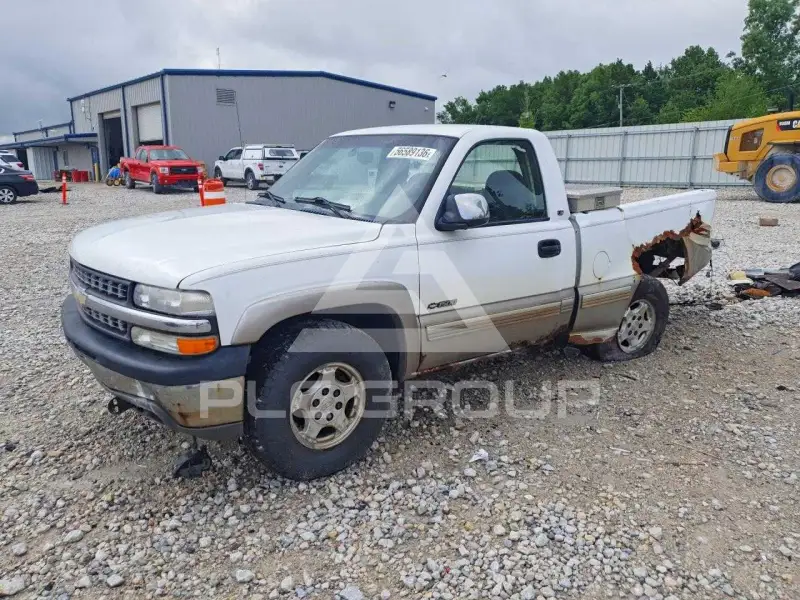 2002 Chevrolet Silverado photo