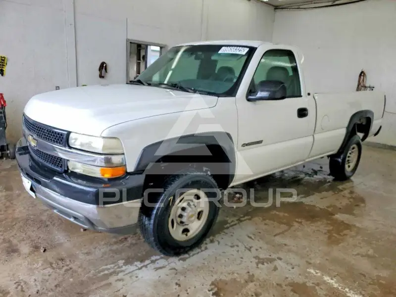 2002 Chevrolet Silverado photo