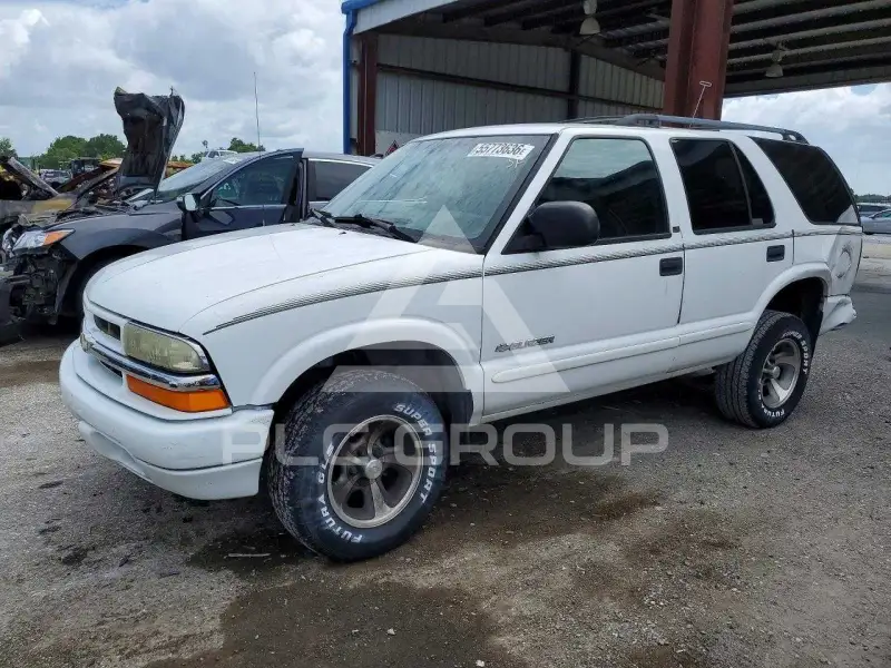2002 Chevrolet Blazer photo