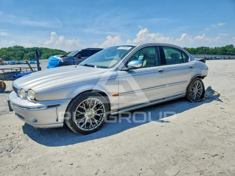 2002 Jaguar X-TYPE photo
