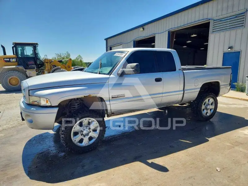 2002 Dodge RAM photo