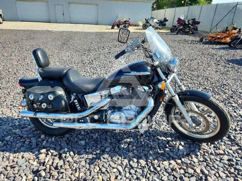 2002 Honda VT фото