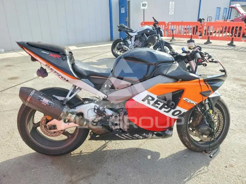 2002 Honda CBR900 photo