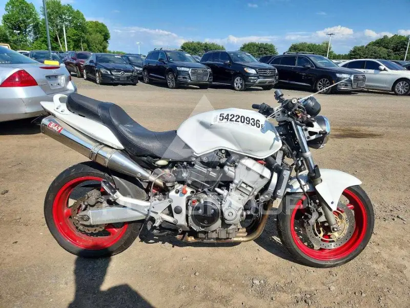 2002 Honda CB photo