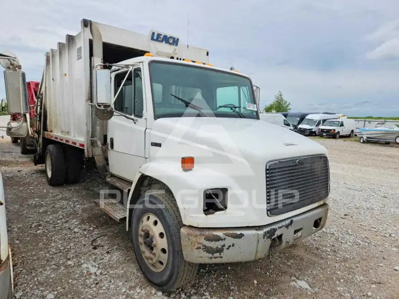2002 Freightliner  photo