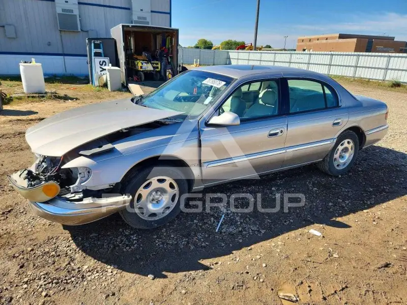 2002 Lincoln Continental photo