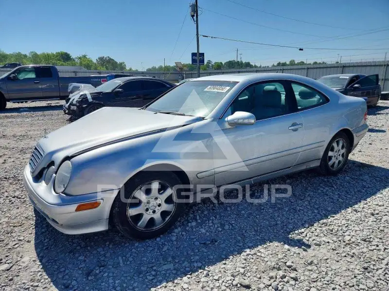 2002 Mercedes Benz CLK фото