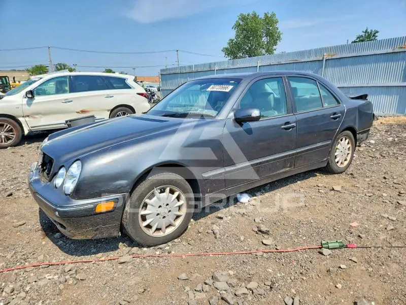 2002 Mercedes Benz E-Class photo