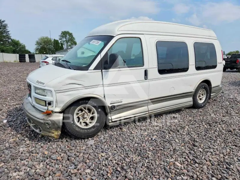 2002 GMC Savana photo
