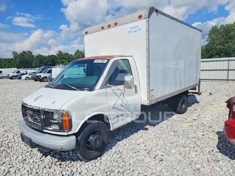 2002 GMC Savana photo