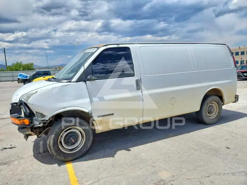 2002 GMC Savana photo